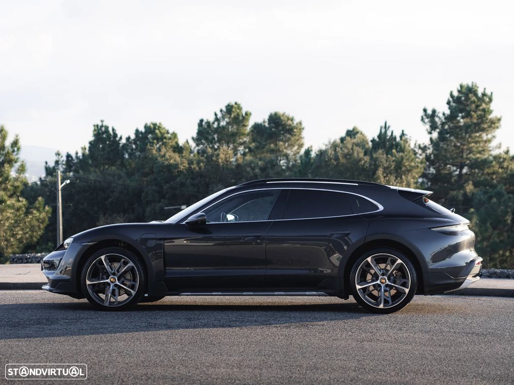 Porsche Taycan Cross Turismo 4S - 2