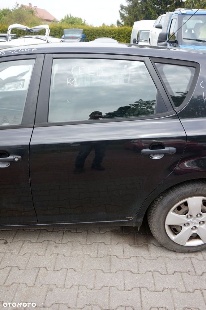 DRZWI TYLNE LEWE CEED I 5D HB 1K  CZARNY KIA 2006-2009 - 1