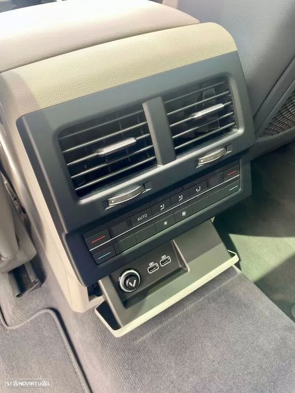 VW Touareg 3.0 TDI V6 Elegance Plus - 13