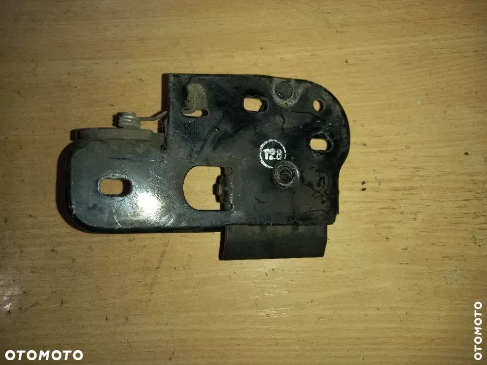 Zamek maski Volkswagen Golf V Plus 1T0823480A - 2