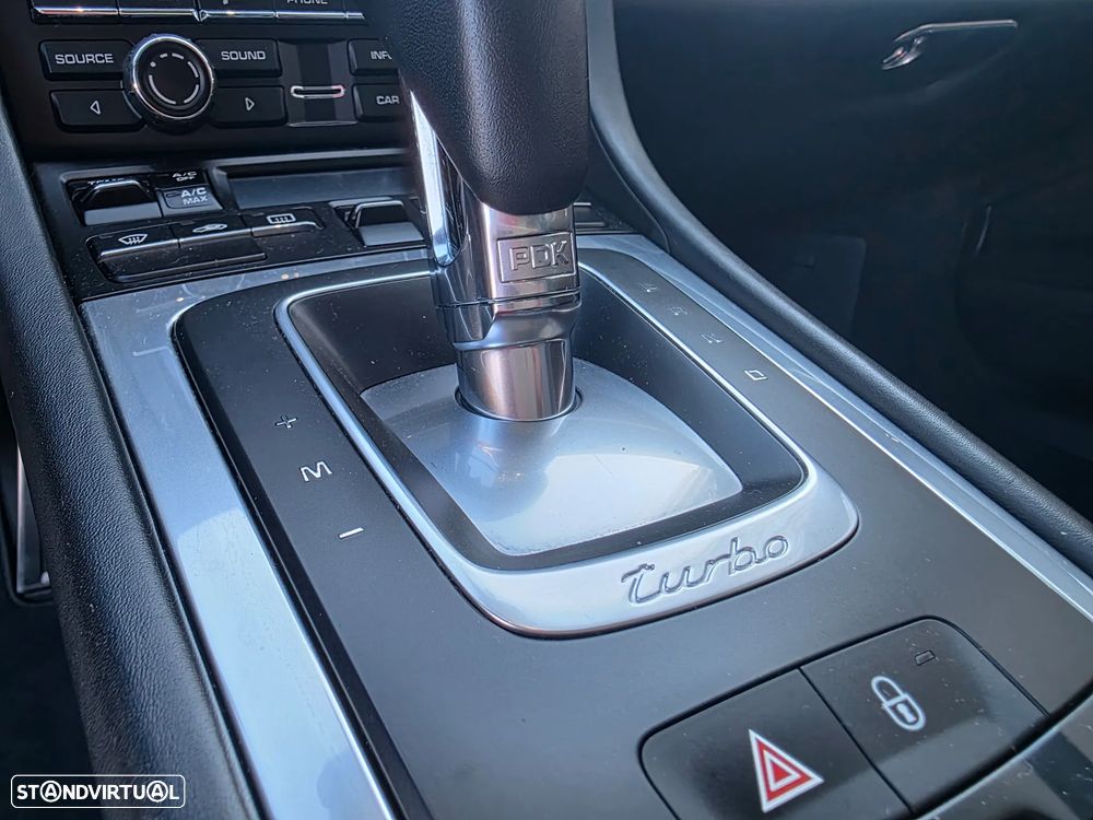 Porsche 911 (991) Turbo PDK - 32