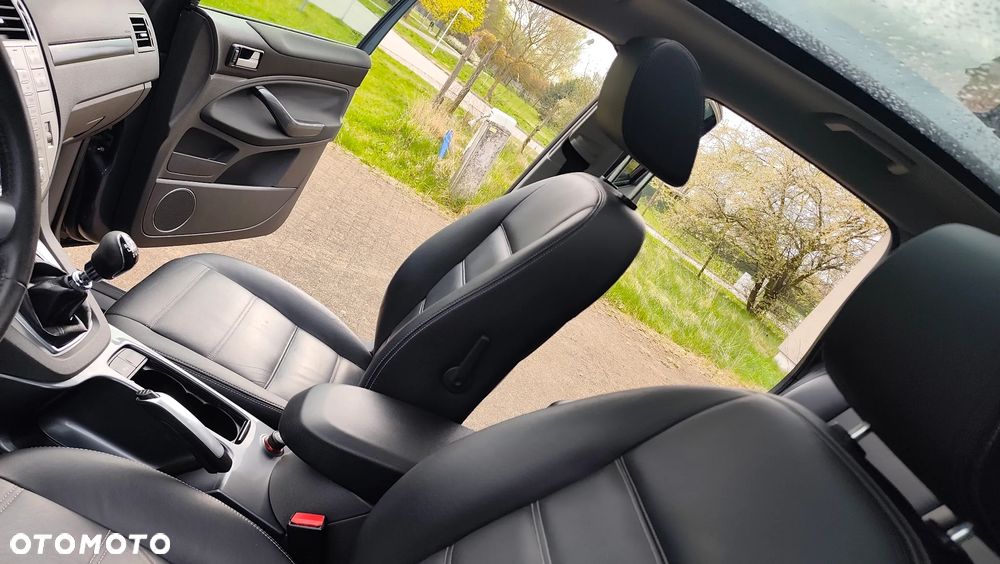 Ford Kuga 2.0 TDCi Titanium FWD - 12