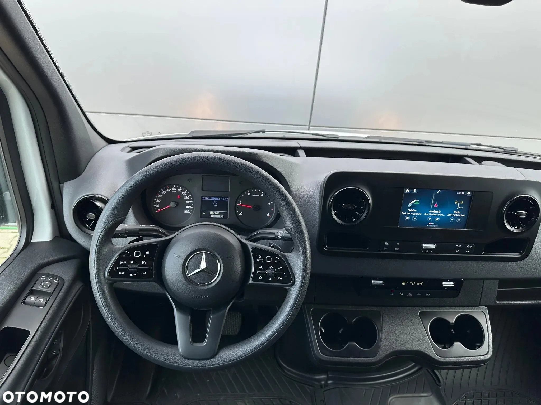 Mercedes-Benz Sprinter - 8