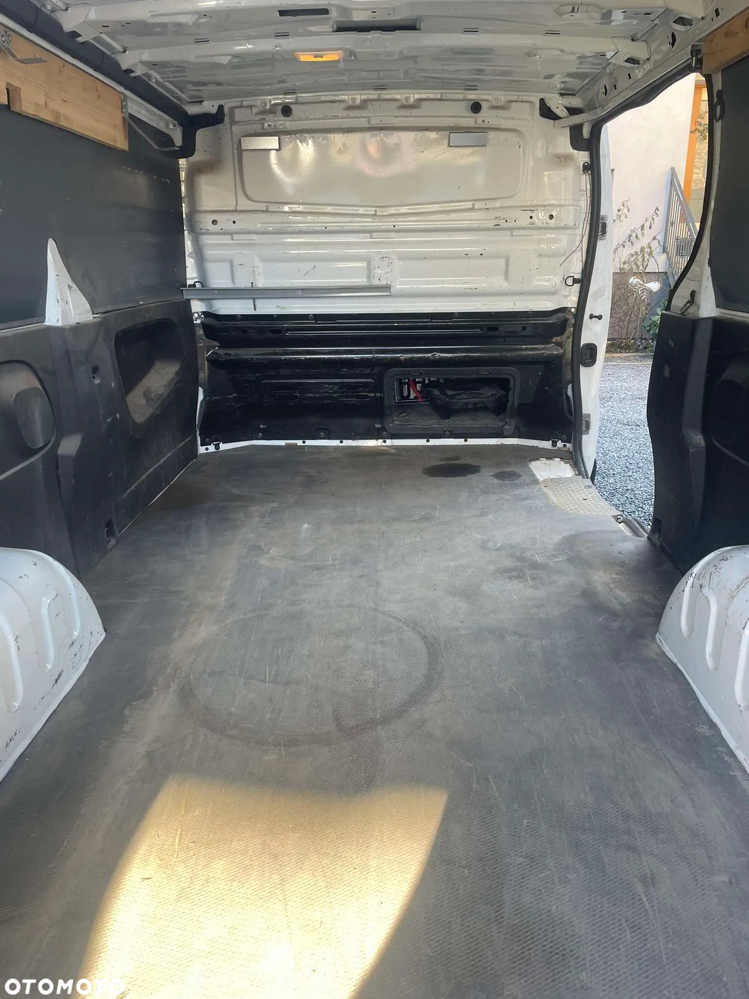Opel Vivaro - 11