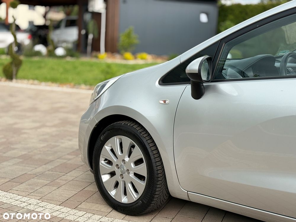 Kia Rio - 10