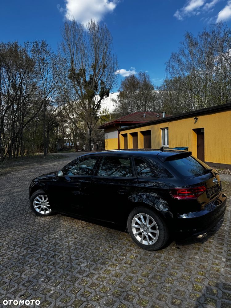 Audi A3 Sportback 1.4 TFSI S tronic Ambiente - 8