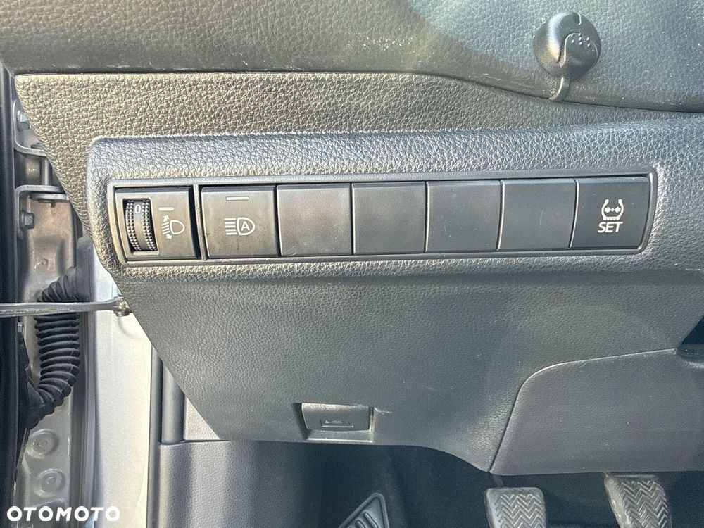 Toyota Corolla - 23