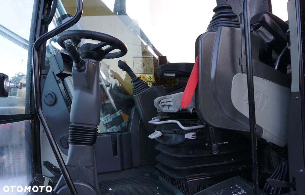 Caterpillar CAT M 318 F - 8