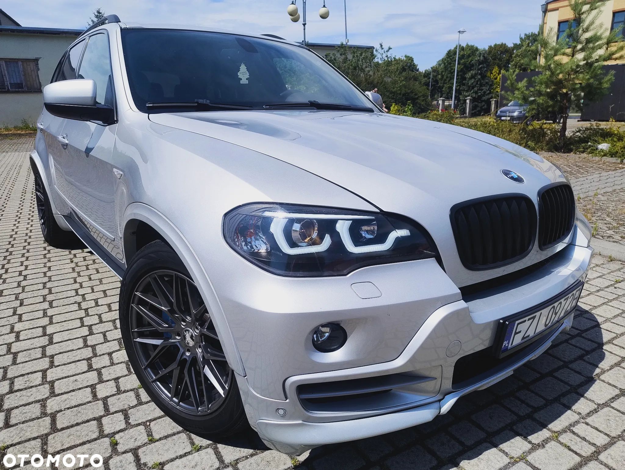 BMW X5 4.8i xDrive - 1