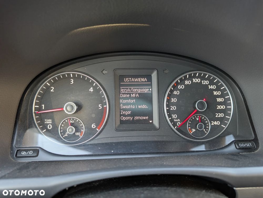 Volkswagen Touran 1.6 TDI DPF BlueMot Comfortline - 12