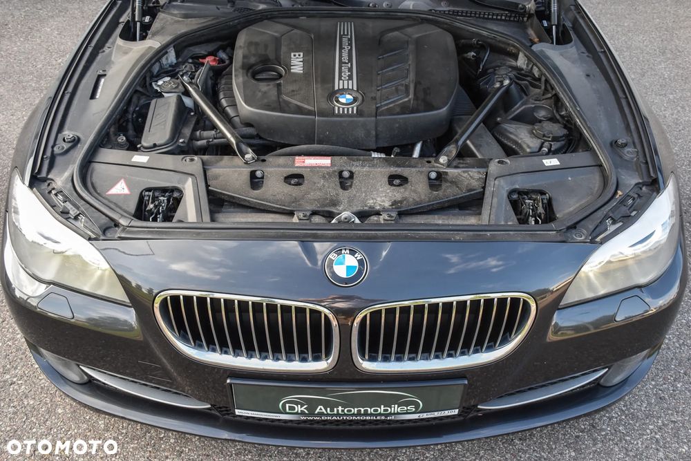 BMW Seria 5 525d Touring Sport-Aut Luxury Line - 40