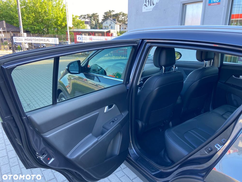 Kia Sportage 2.0 CRDI AWD Dream-Team Edition - 27