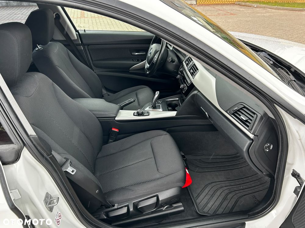 BMW 3GT 320i GPF Advantage - 16
