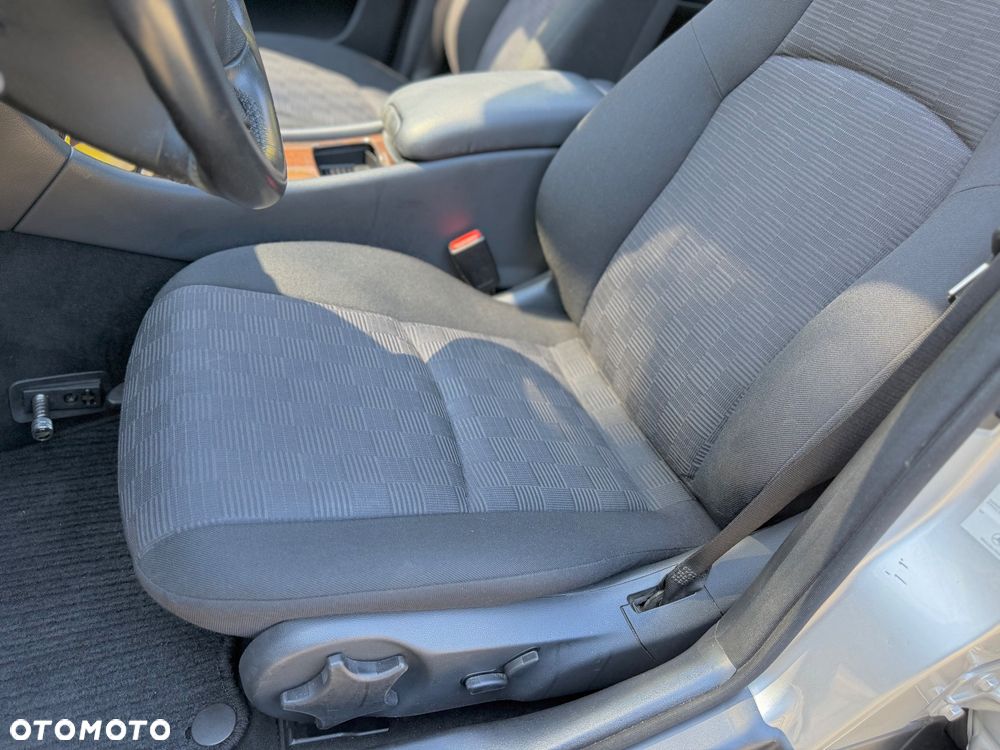 Mercedes-Benz Klasa C 180 Kompressor Automatik Classic - 21