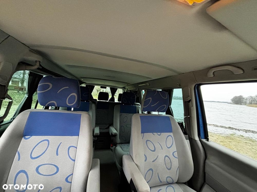 Volkswagen Multivan - 16