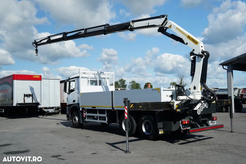 Mercedes-Benz AROCS 2636 / 6x4 / LIVRARE - 6,3 M / PALFINGER PK 22002- EH D- 15 M / MAX. CAPACITATE DE ÎNCĂRCARE 5.700 KG / ROTARE / TELECOMANDĂ / EURO 6 - 6