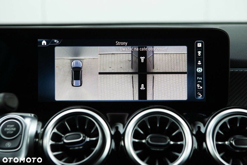 Mercedes-Benz GLB - 38