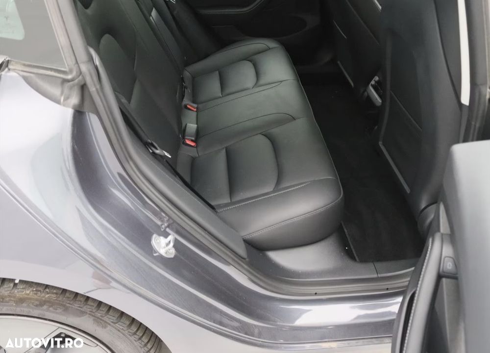 Tesla Model 3 RWD - 14