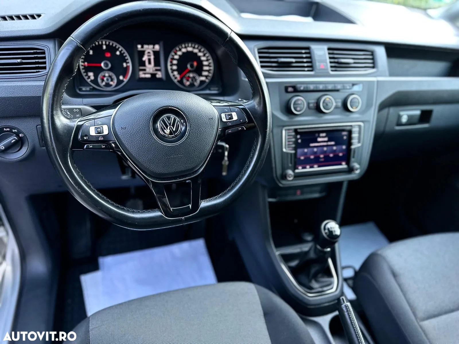 Volkswagen Caddy Maxi - 9