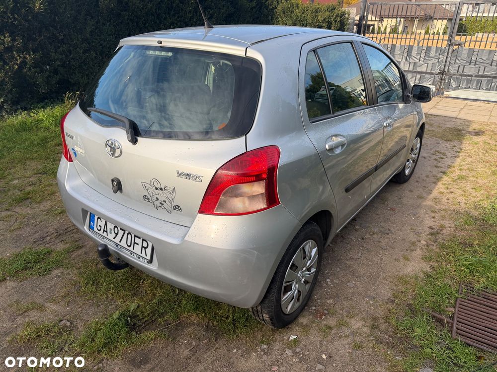 Toyota Yaris - 4