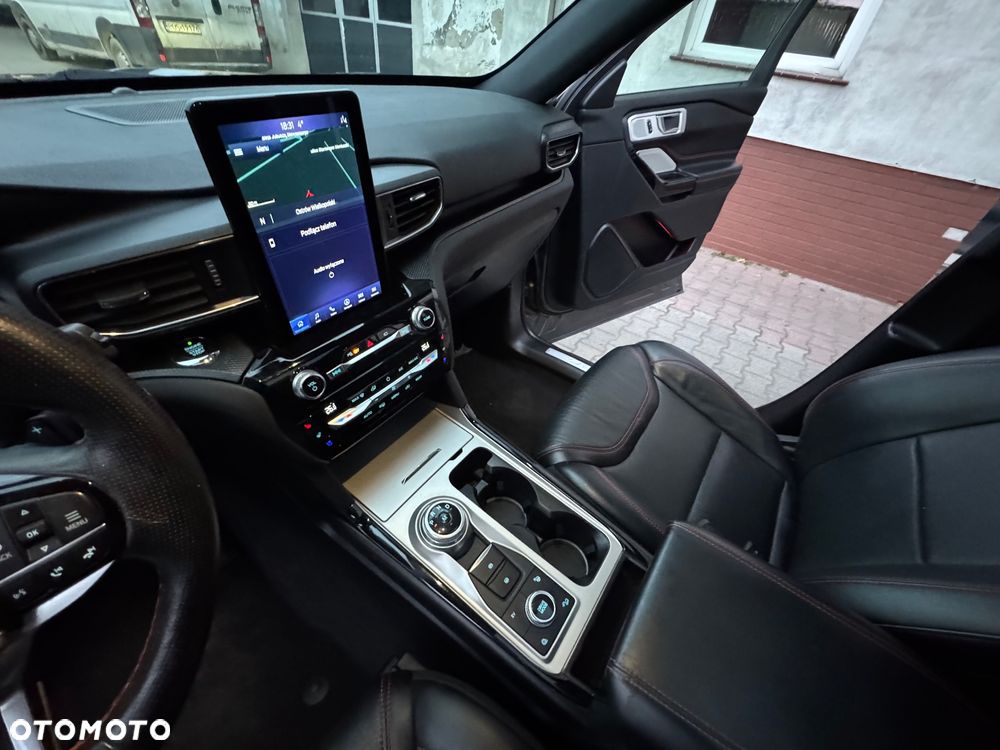 Ford Explorer - 16