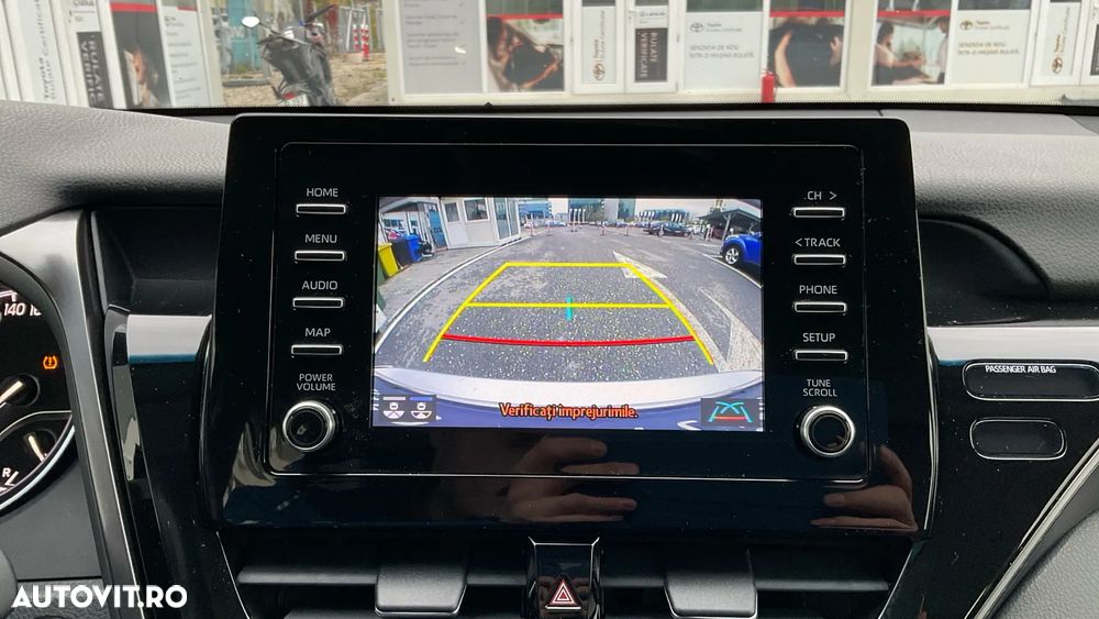 Toyota Camry 2.5 Hybrid Business - 10