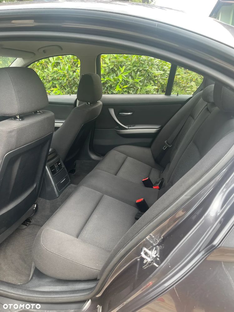 BMW Seria 3 320d - 14