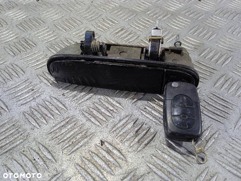 KLAMKA ZEWNĘTRZNA LEWY PRZÓD AUDI A6 C5 - 1