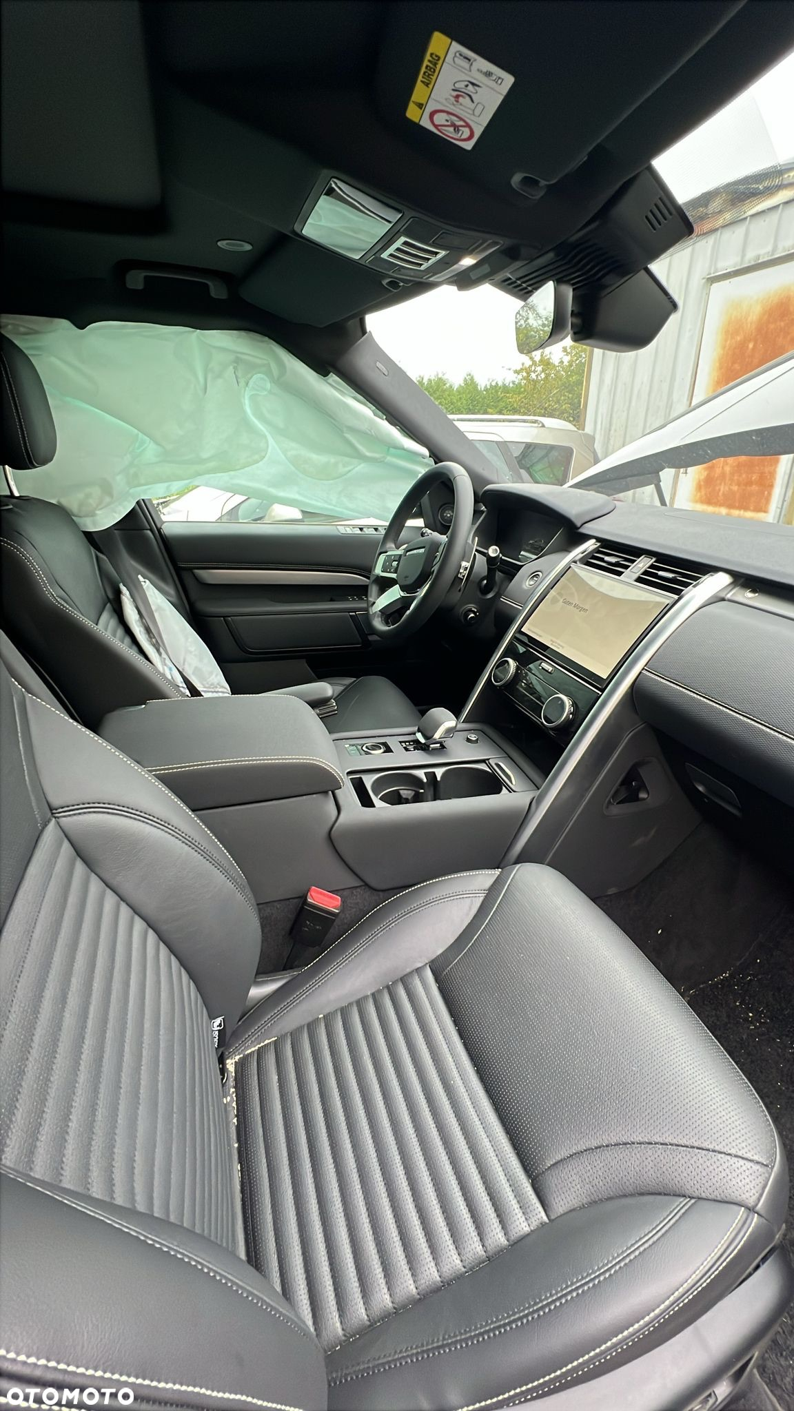 Land Rover Discovery D250 R-Dynamic SE - 22