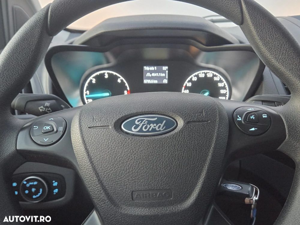 Ford TRANSIT CONNECT - 9