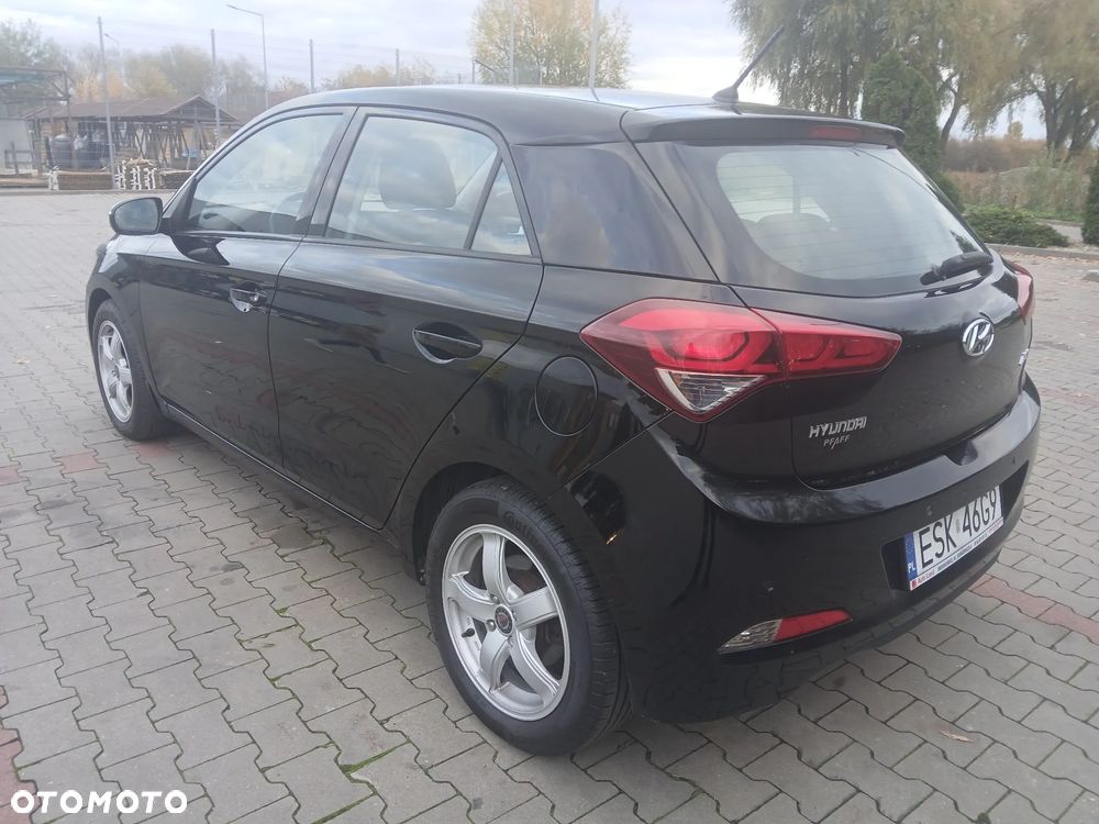 Hyundai i20 1.4 Trend - 9