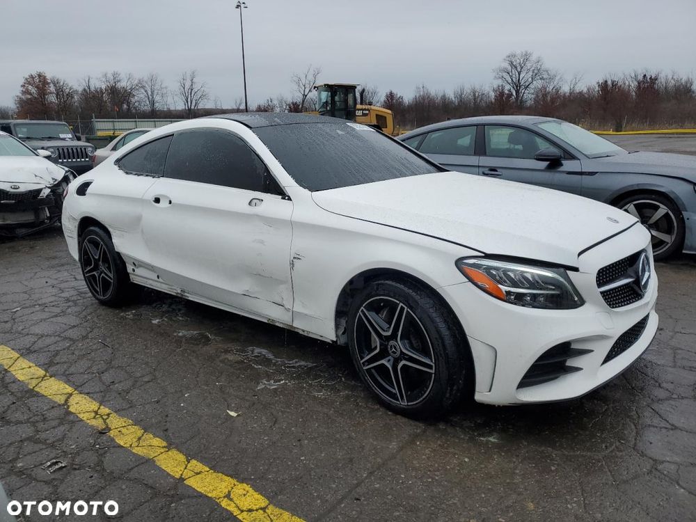 Mercedes-Benz Klasa C 300 4Matic 9G-TRONIC - 5