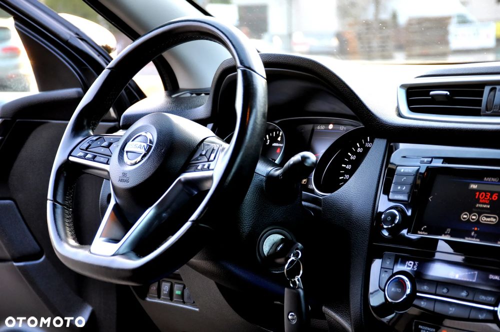 Nissan Qashqai 1.3 DIG-T DCT AKARI - 37