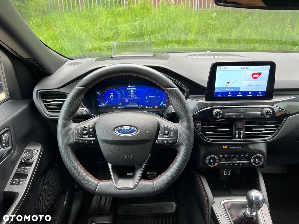 Ford Kuga 2.0 EcoBlue Hybrid ST-LINE X - 18