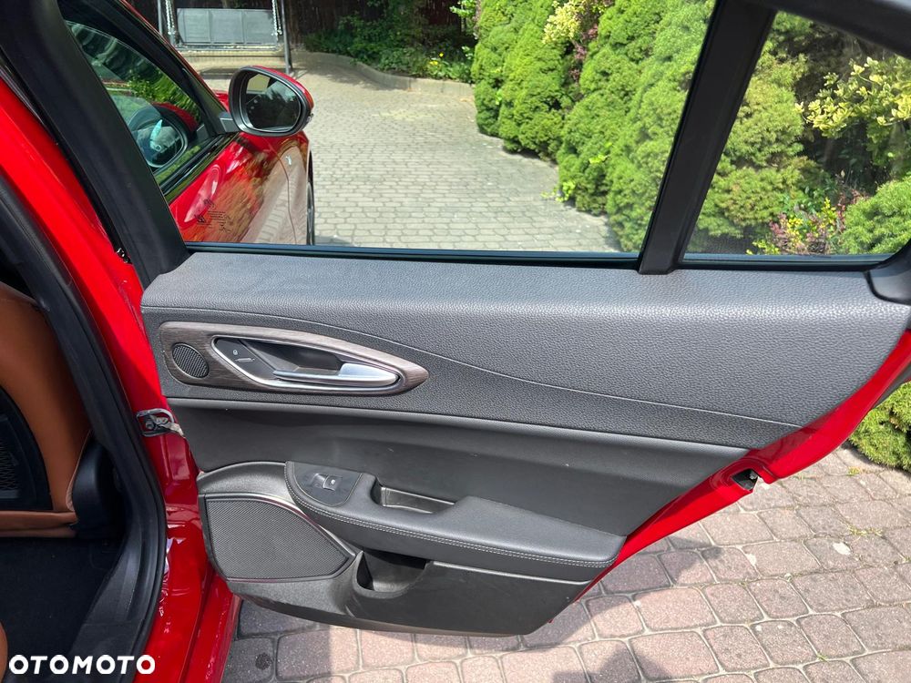 Alfa Romeo Giulia 2.0 Turbo TI Q4 - 7