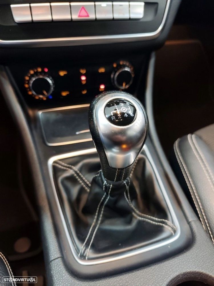 Mercedes-Benz CLA 180 d Urban - 29