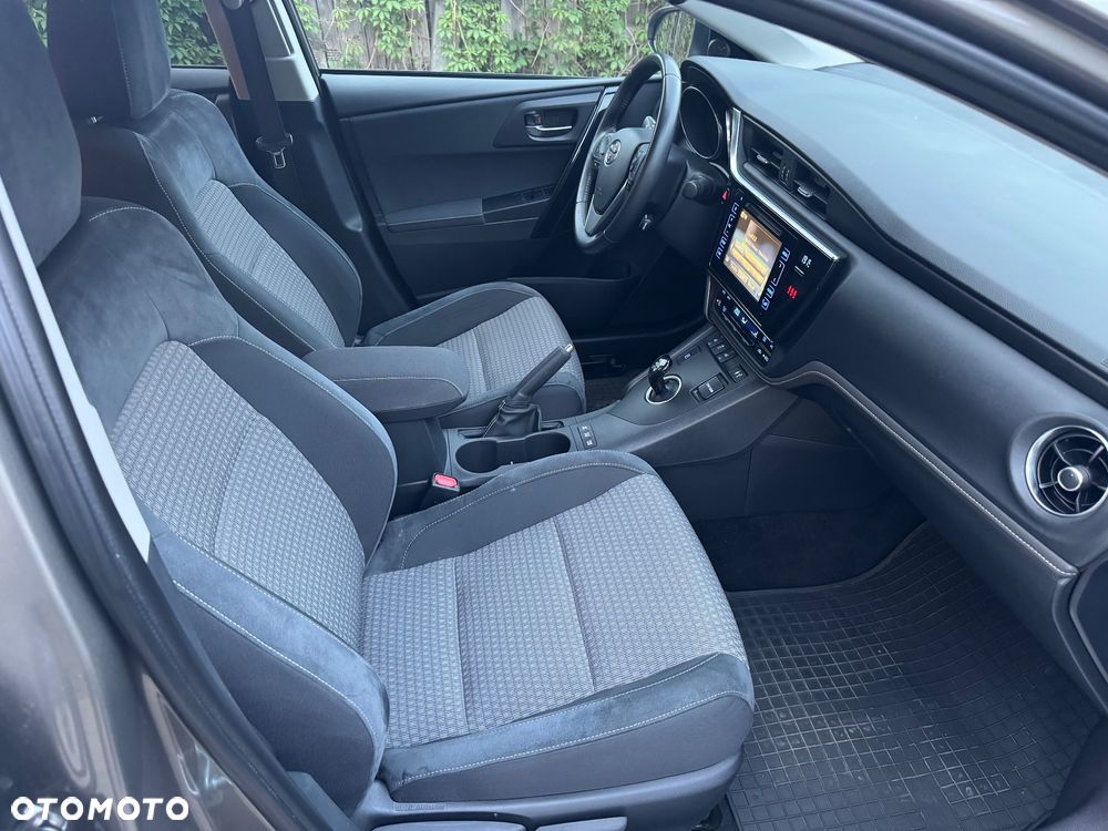 Toyota Auris - 15