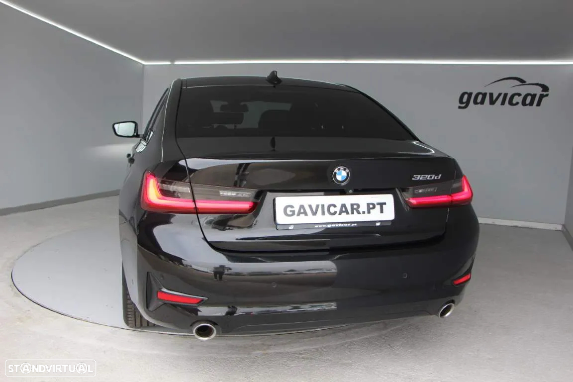 BMW 320 d Auto - 23