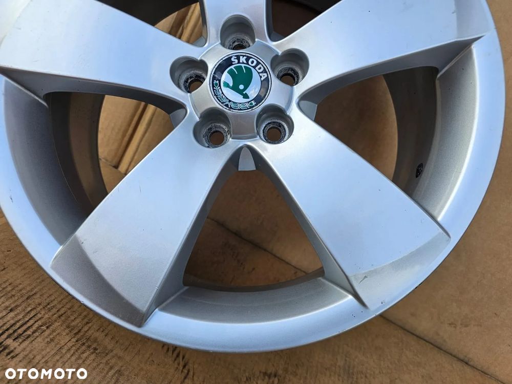 (F149) Skoda OE Rapid Roomster Fabia / 5J7601025B / 7Jx17 ET41 5x100 - 3