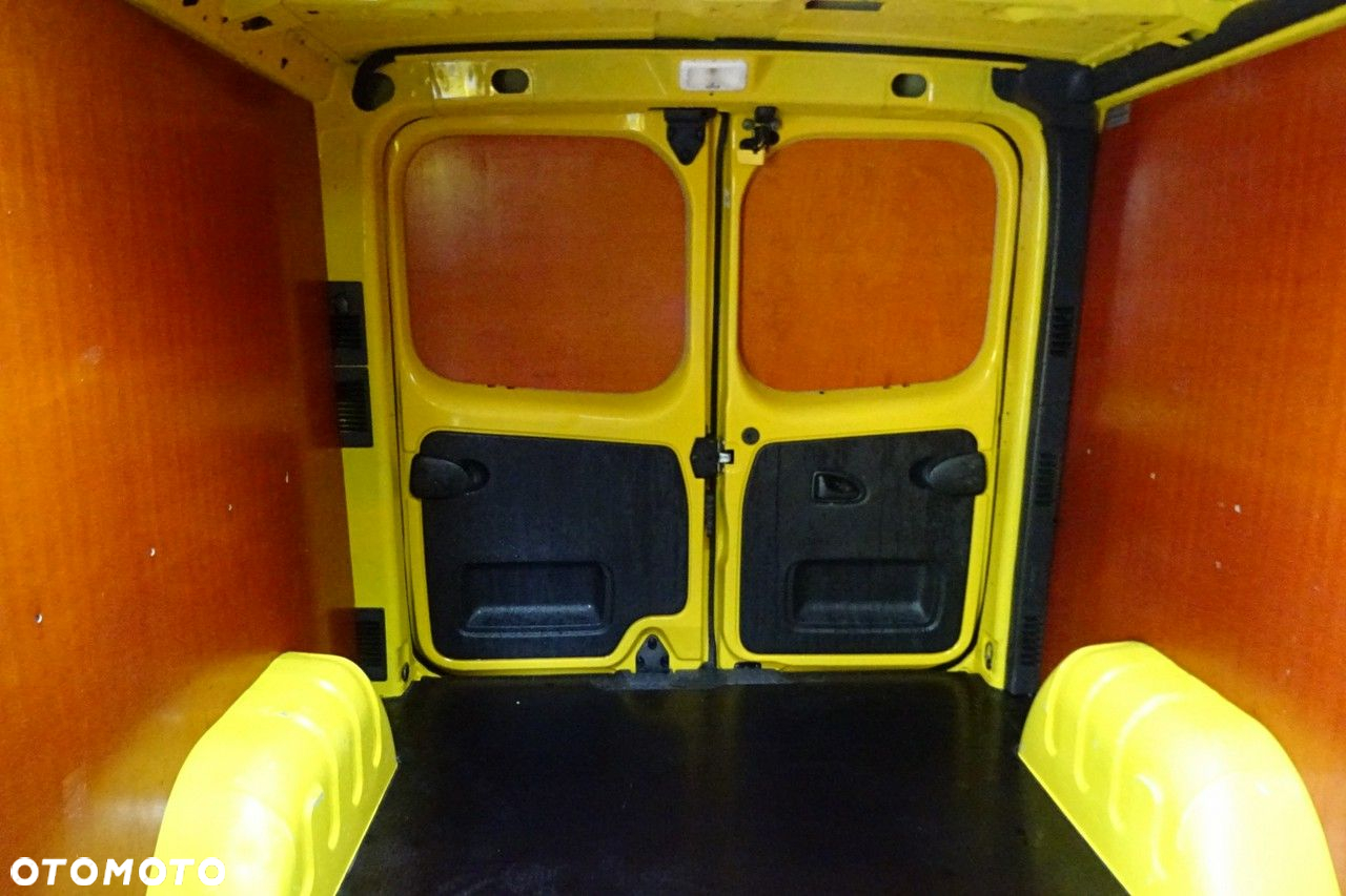 Opel Vivaro - 16