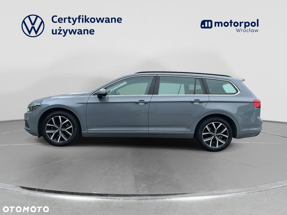 Volkswagen Passat - 4