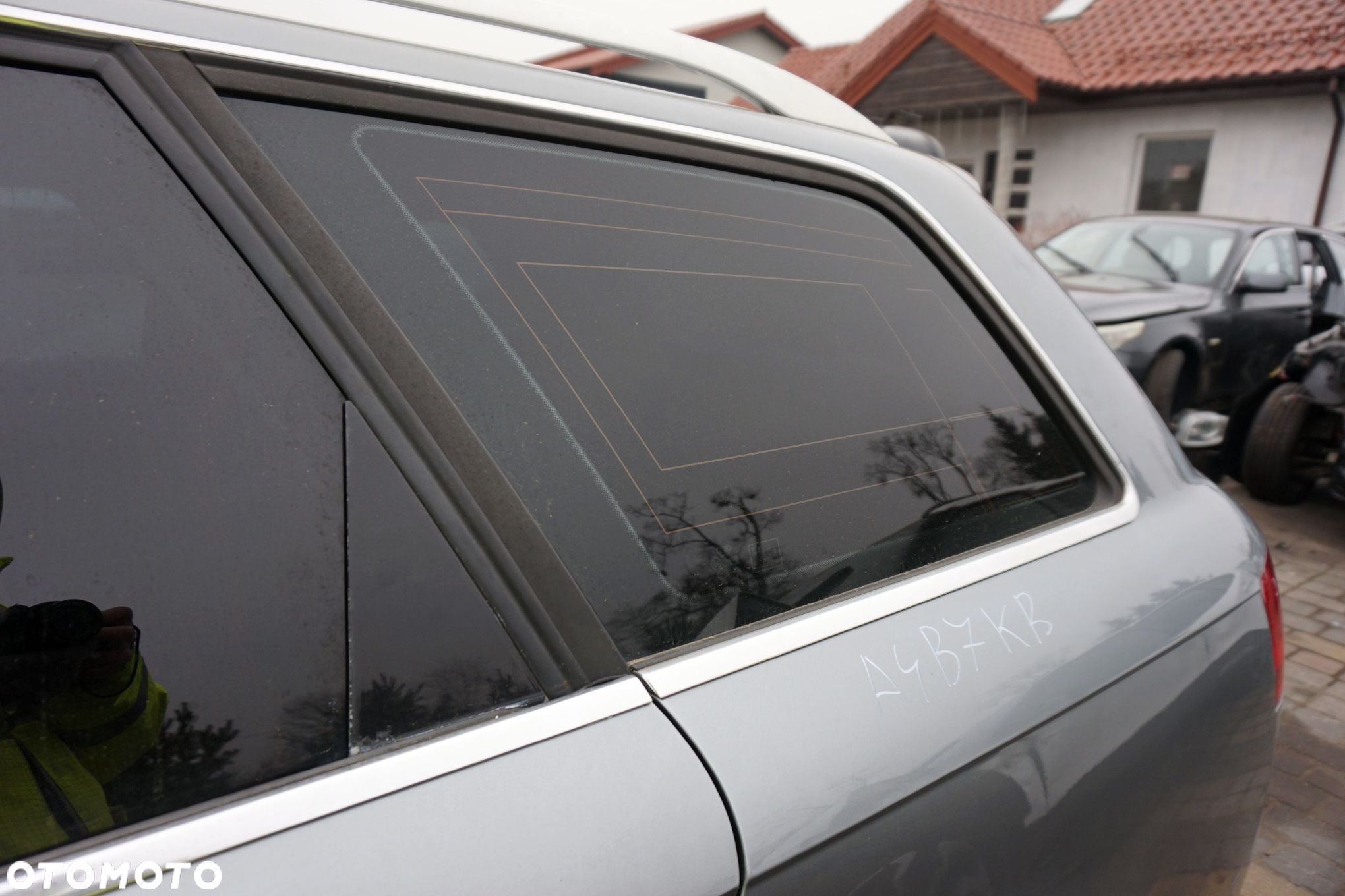 SZYBA KAROSERYJNA TYLNA LEWA BOCZNA A4 B7 KOMBI  AUDI 2004-2008 - 3
