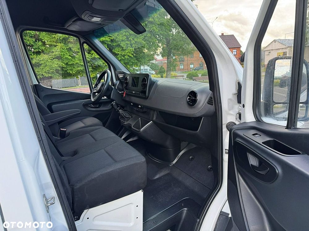 Mercedes-Benz Sprinter - 19