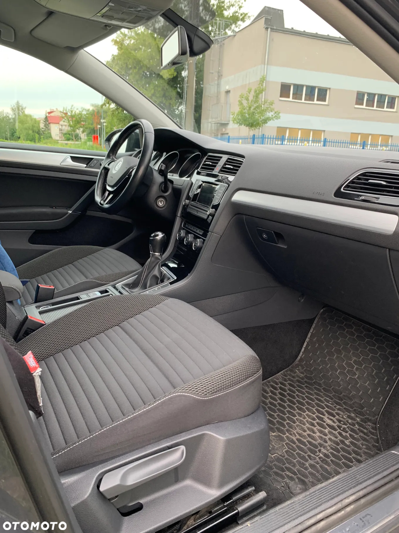 Volkswagen Golf - 17