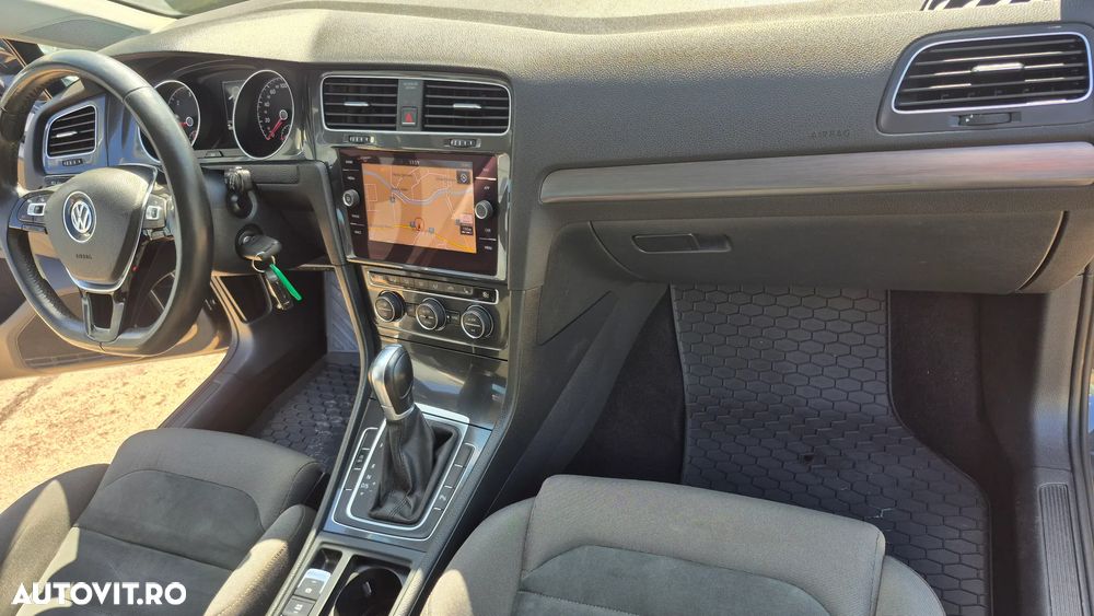 Volkswagen Golf - 15