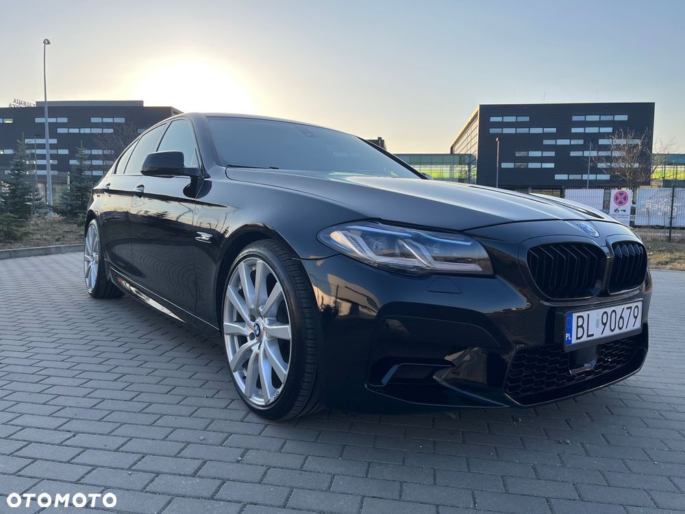 BMW Seria 5 535i Sport-Aut - 32
