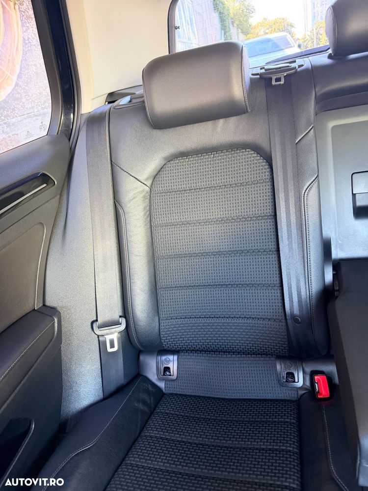 Volkswagen Golf - 25