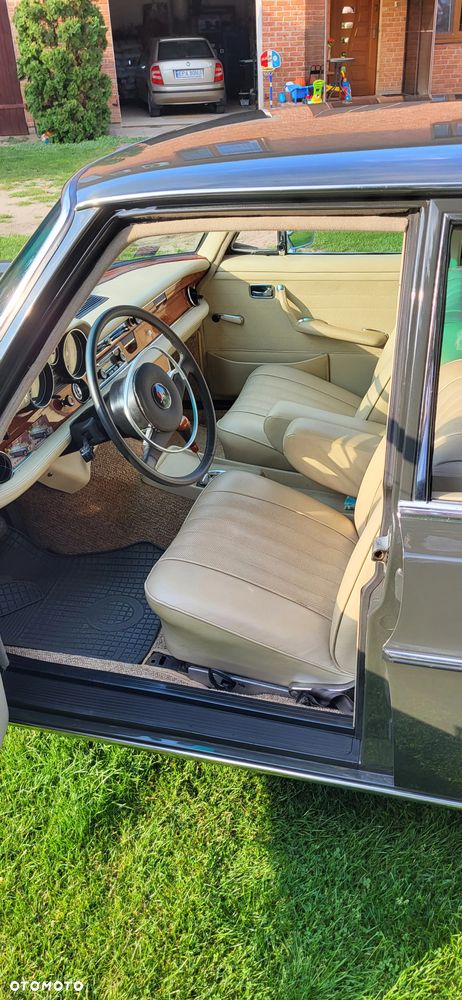 Mercedes-Benz 280 - 8