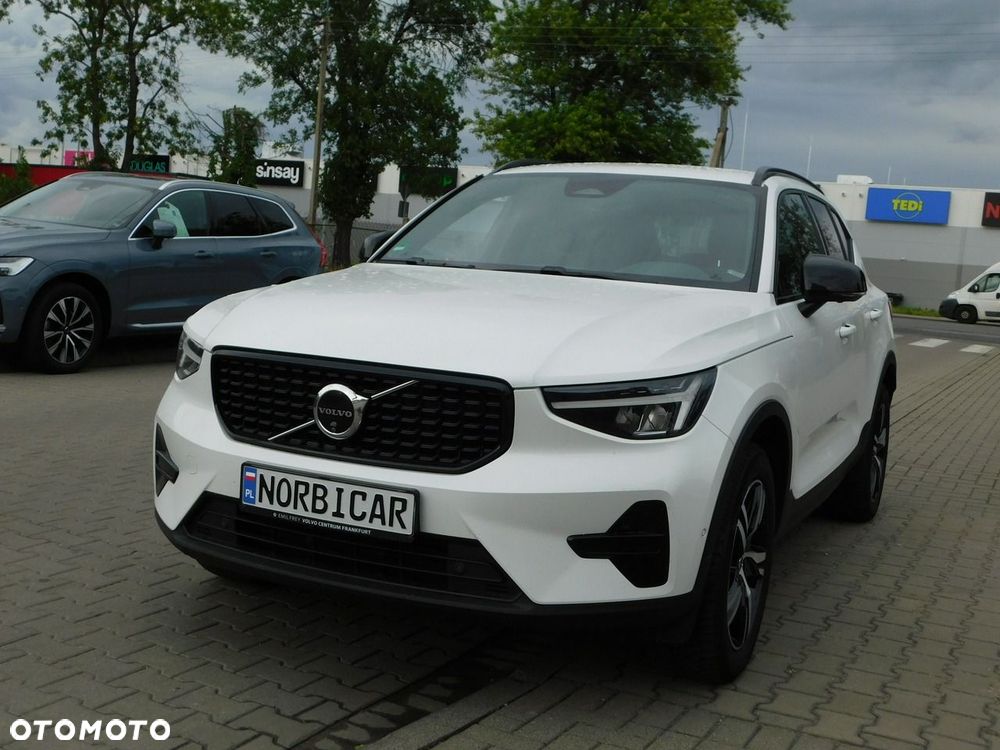 Volvo XC 40 B3 B DKG Plus Black Edition - 19