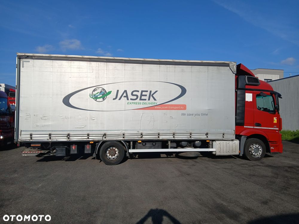 Mercedes-Benz Actros - 1
